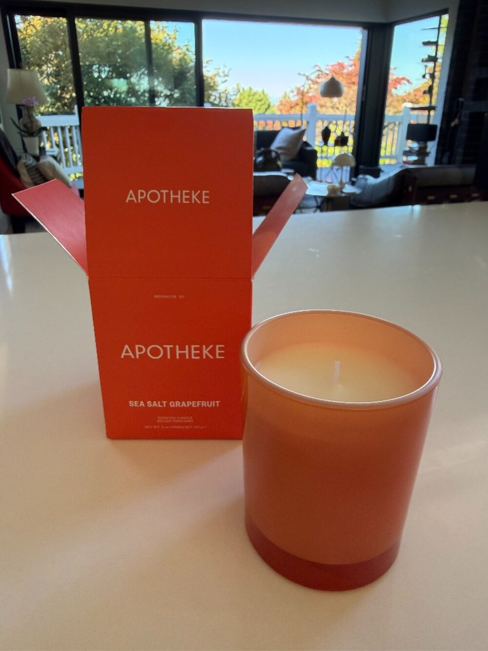 NWT APOTHEKE Sea Salt + Grapefruit Candle 5oz